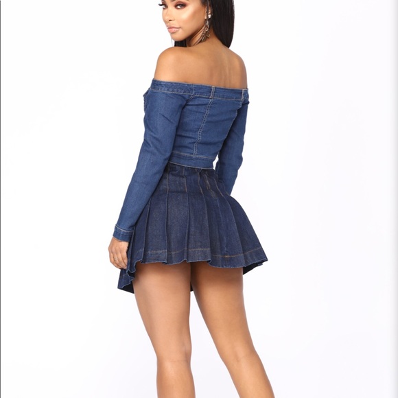 FashionNovaCloserOffShoulderWovenDenimTop😍 - Picture 2 of 8